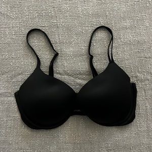 Victoria Secrets VERY SEXY PUSH UP SIZE 36 D.